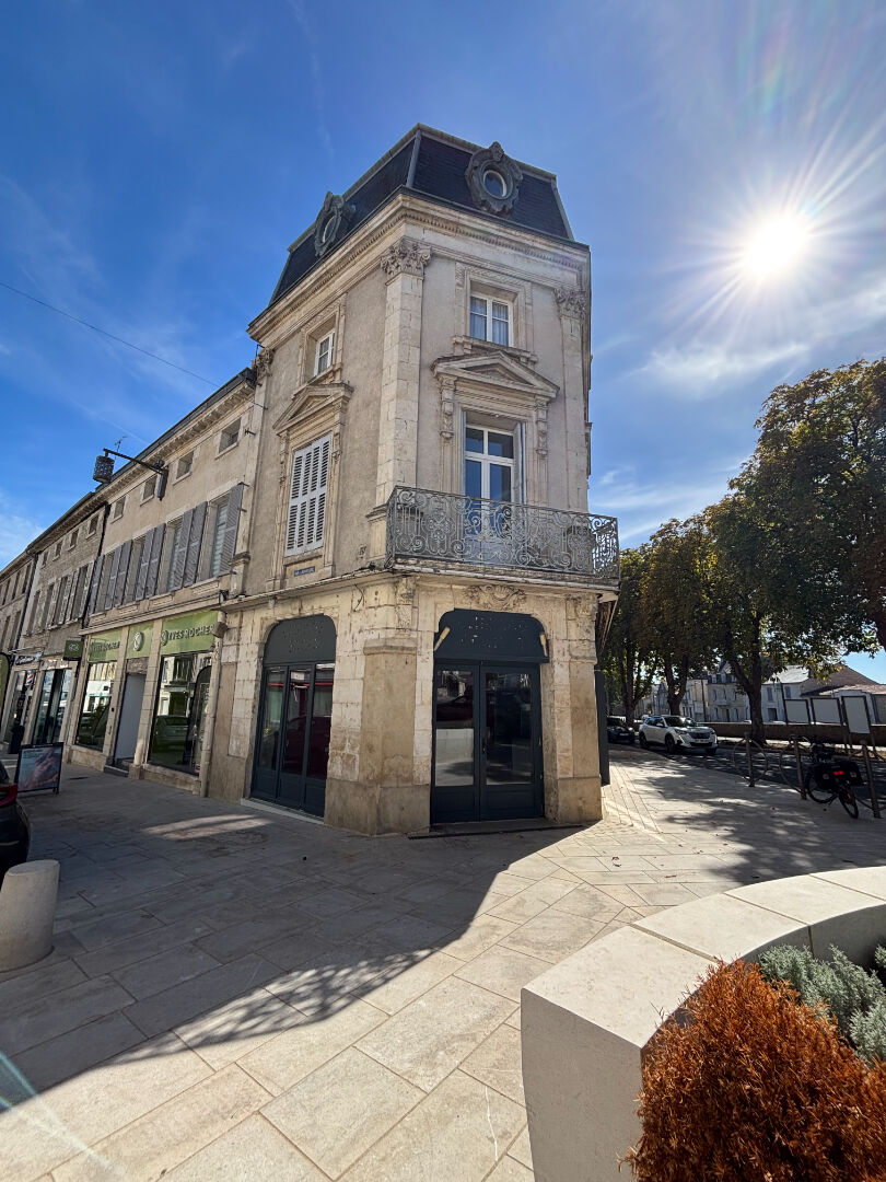 Immeuble FONTENAY le comte (85200) 4 pi&egrave;ces 150.00 m&sup2;