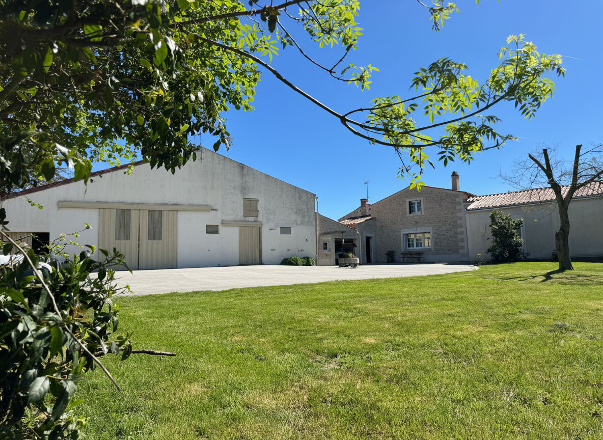 Maison LE GUE DE VELLUIRE (85770) 6 pi&egrave;ces 188.00 m&sup2;