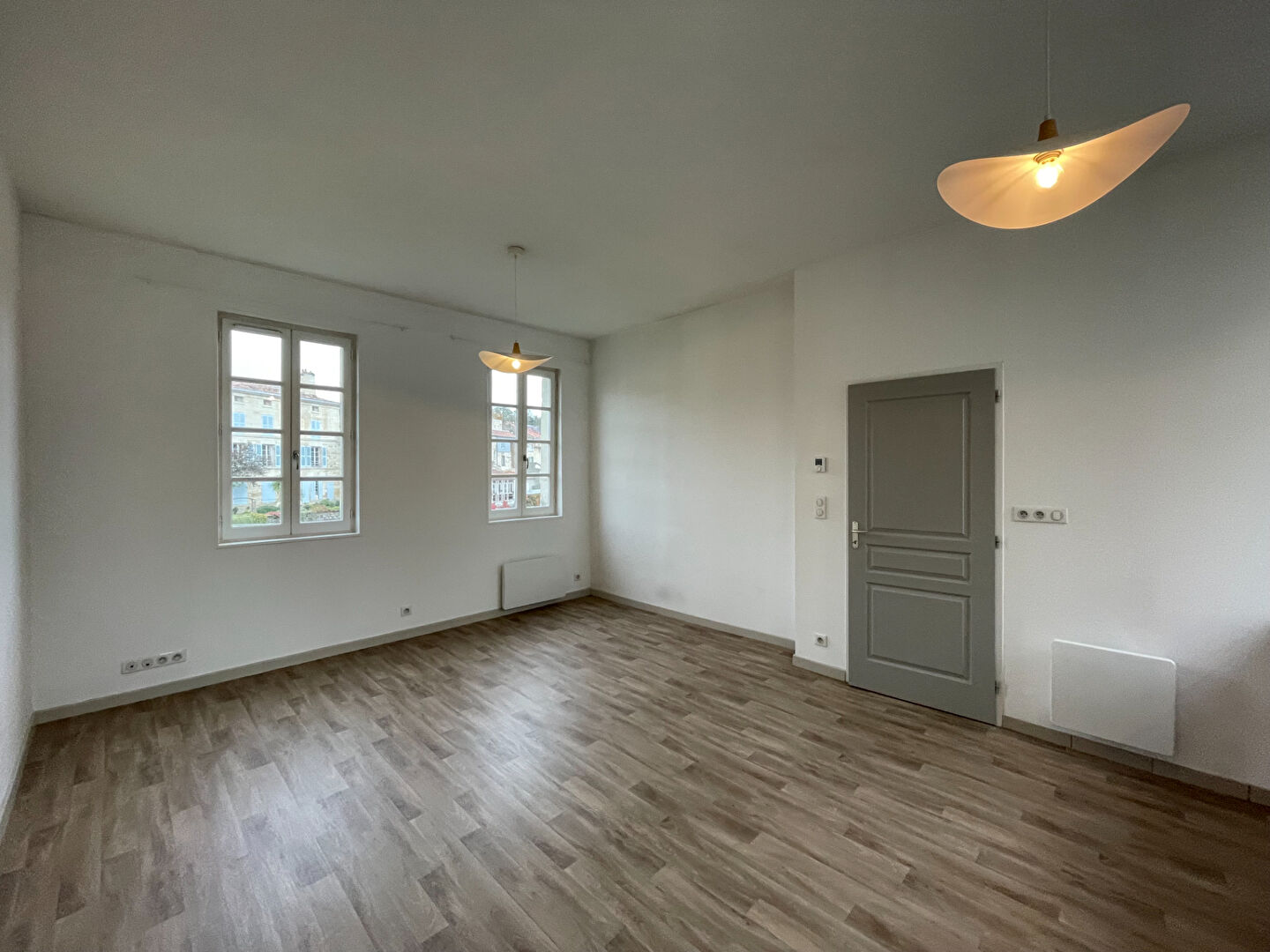 Appartement FONTENAY LE COMTE (85200) 2 pièces 42.00 m²