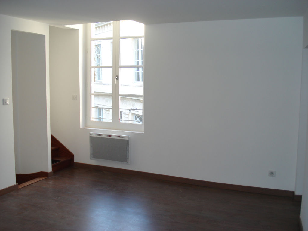 Appartement FONTENAY LE COMTE (85200) 3 pièces 74.00 m²
