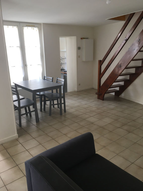 Appartement FONTENAY LE COMTE (85200) 2 pièces 47.00 m²
