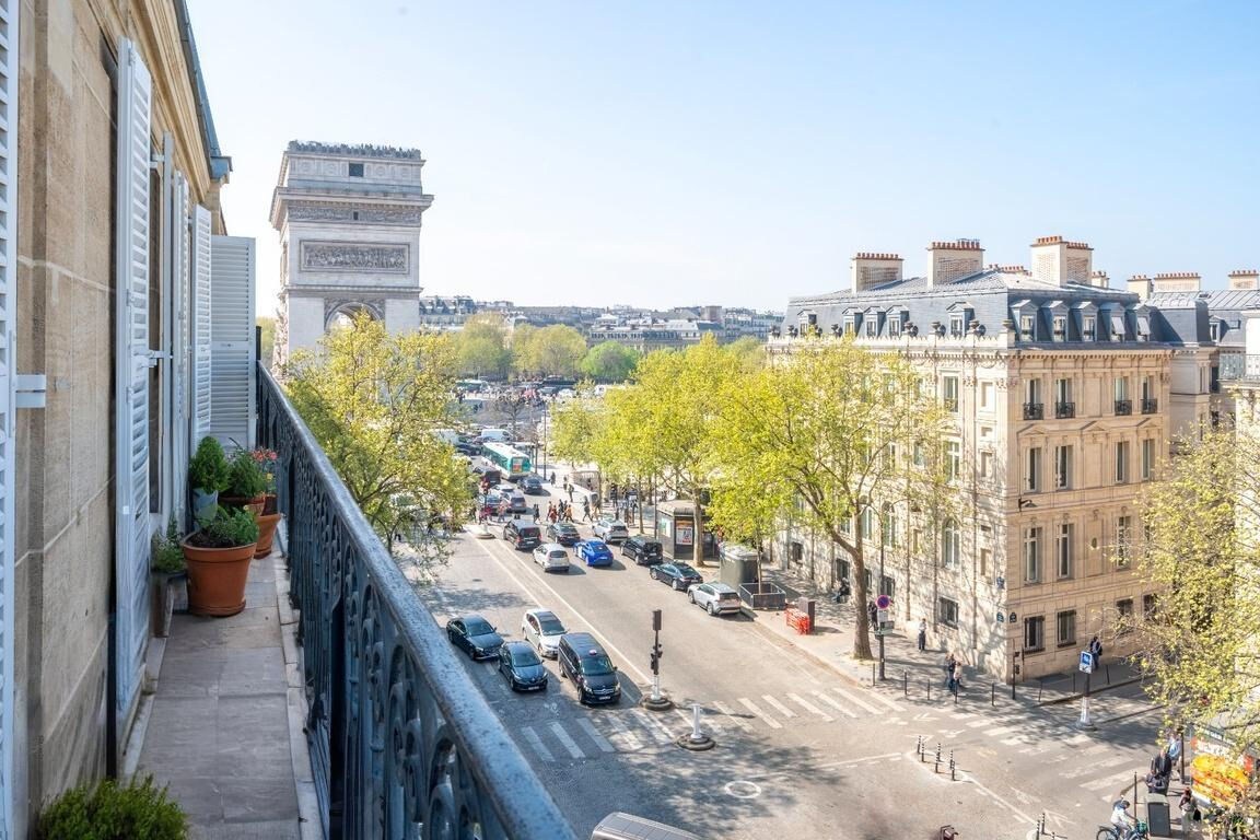 Appartement PARIS (75008) 6 pi&egrave;ces 150.00 m&sup2;