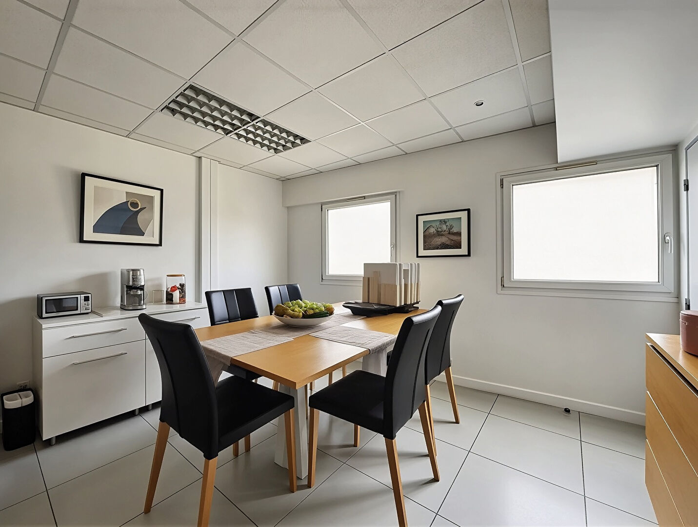 Local d'activit&eacute; IVRY SUR SEINE (94200) 5 pi&egrave;ces 81.00 m&sup2;