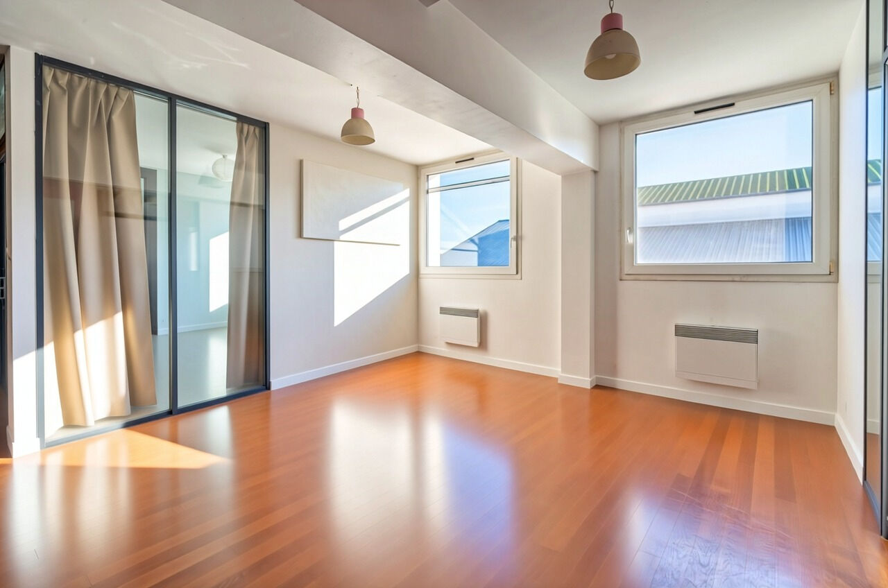 Loft IVRY SUR SEINE (94200) 5 pi&egrave;ces 81.00 m&sup2;