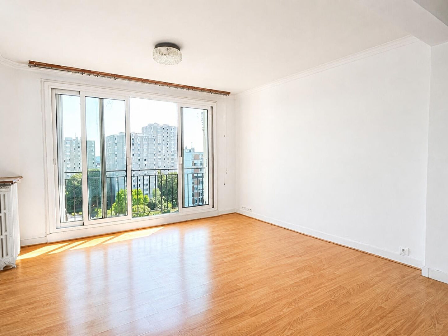 Ivry-sur-Seine (94) 260 000 € Appartement 3 pièces , 2 chambres 58.00 m² Avec terrassegarage/box Voir le bien