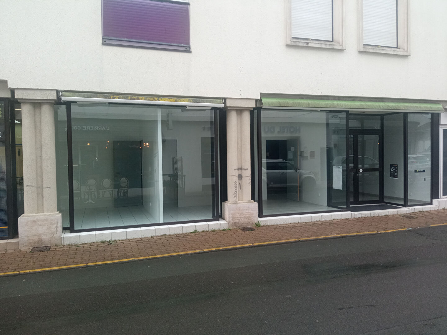 Local commercial CHALLANS (85300) 2 pi&egrave;ces 70.00 m&sup2;