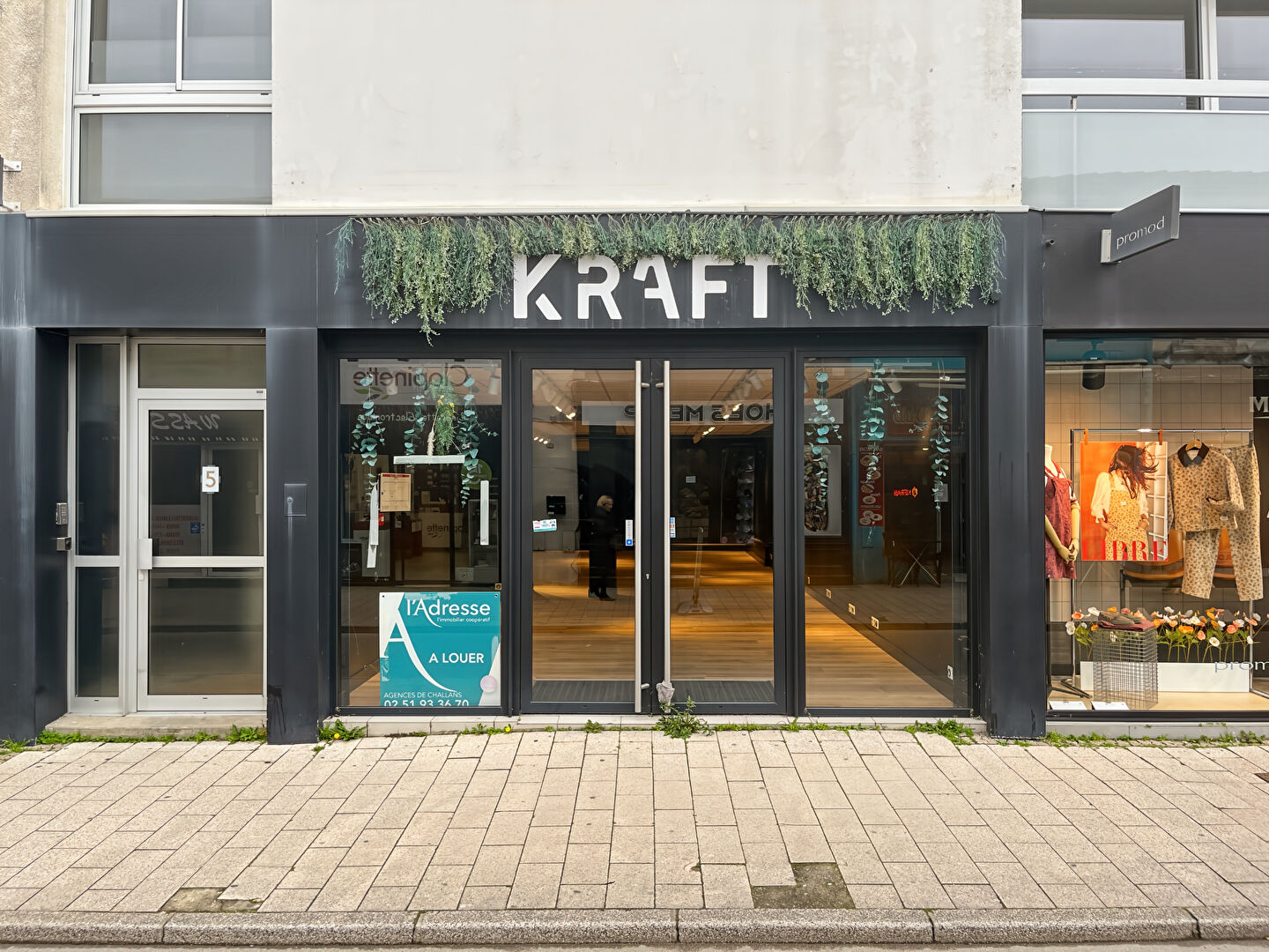 Local commercial CHALLANS (85300) 120.57 m&sup2;