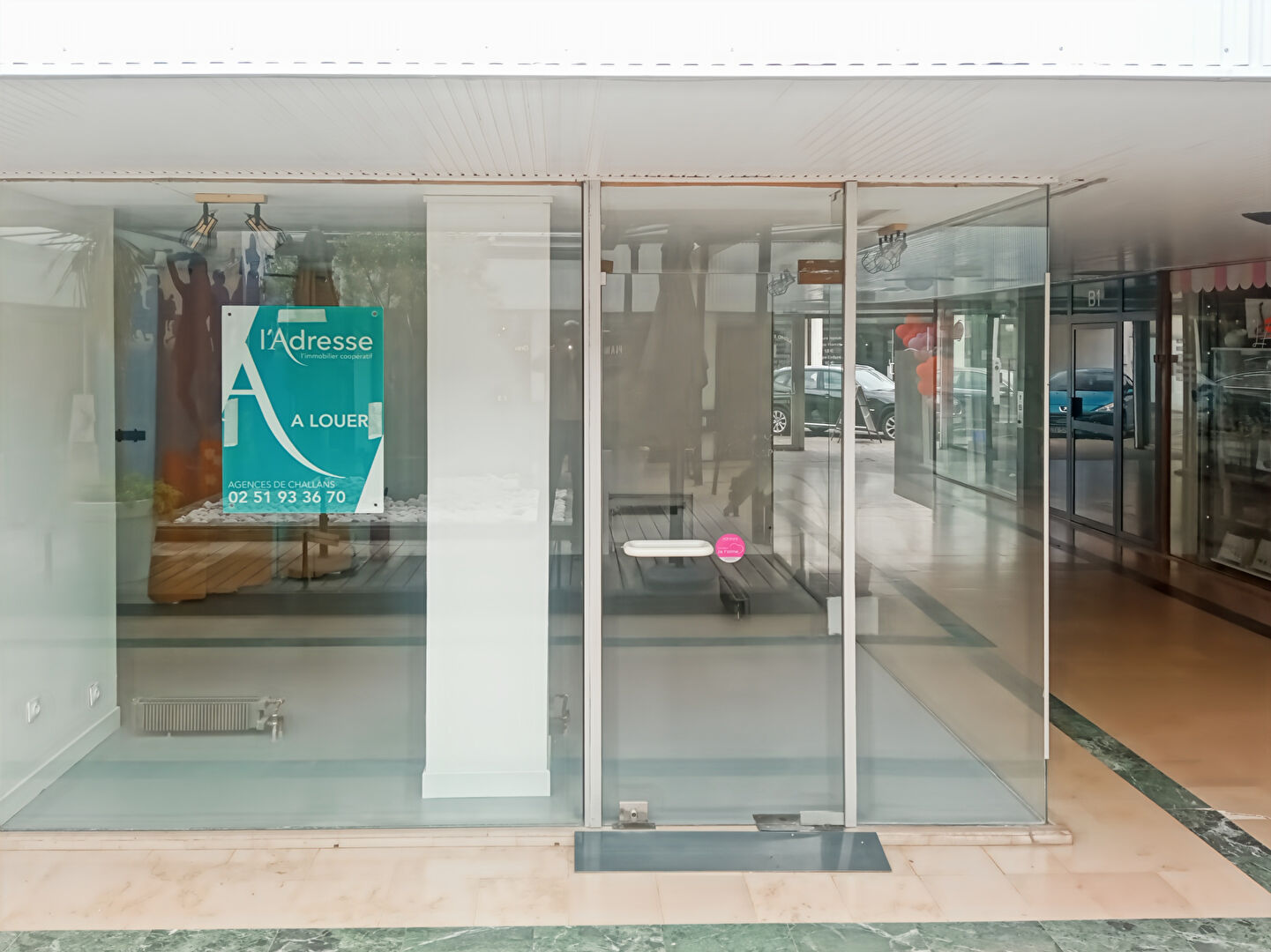 Local commercial CHALLANS (85300) 1 pi&egrave;ce 25.94 m&sup2;