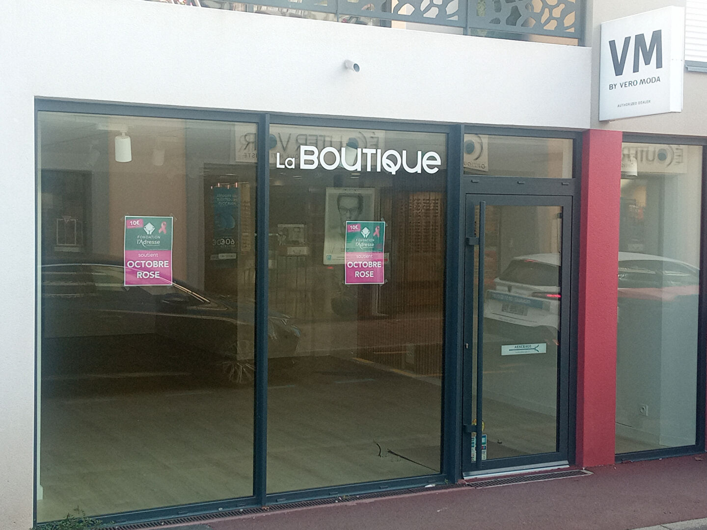 Local commercial CHALLANS (85300) 1 pi&egrave;ce 75.41 m&sup2;