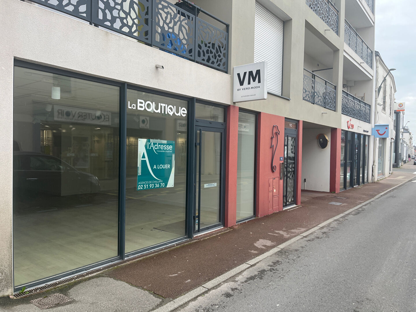 Local commercial CHALLANS (85300) 1 pi&egrave;ce 75.41 m&sup2;