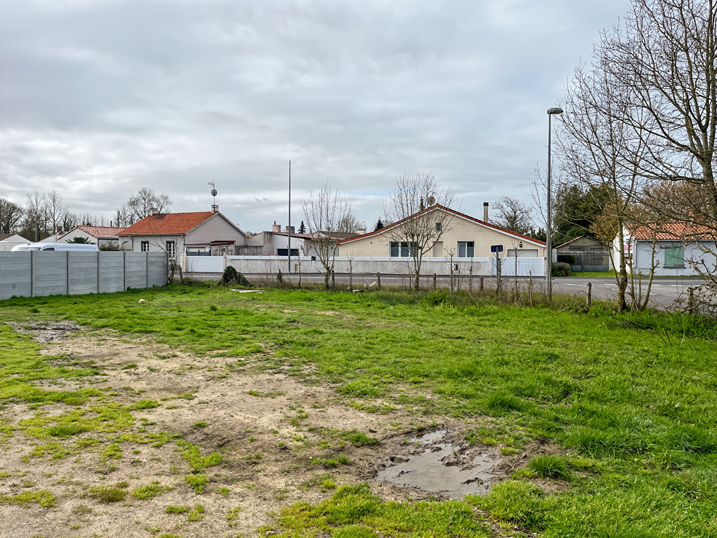 Terrain SALLERTAINE (85300) 568.00 m&sup2;