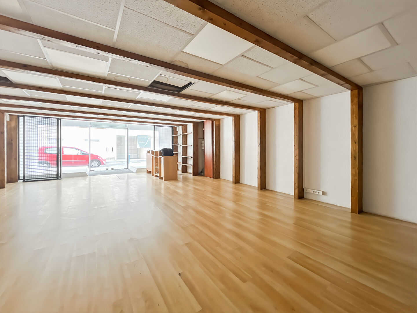 Local commercial CHALLANS (85300) 108.00 m&sup2;