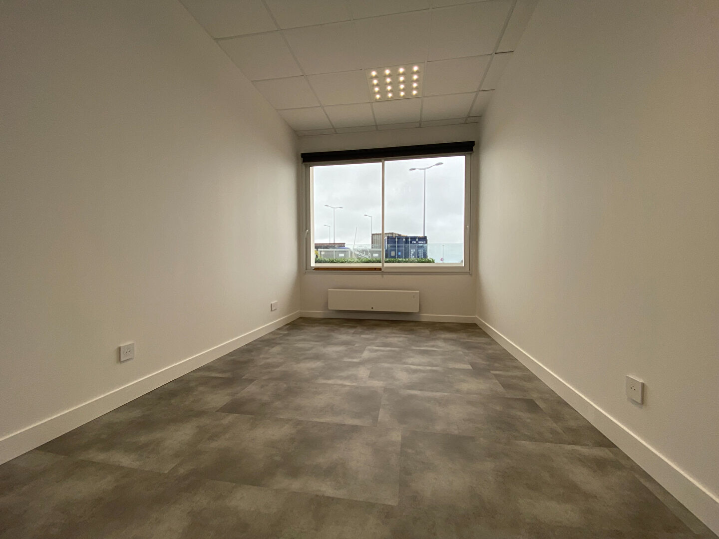 Local commercial LA BARRE DE MONTS (85550) 11.90 m&sup2;