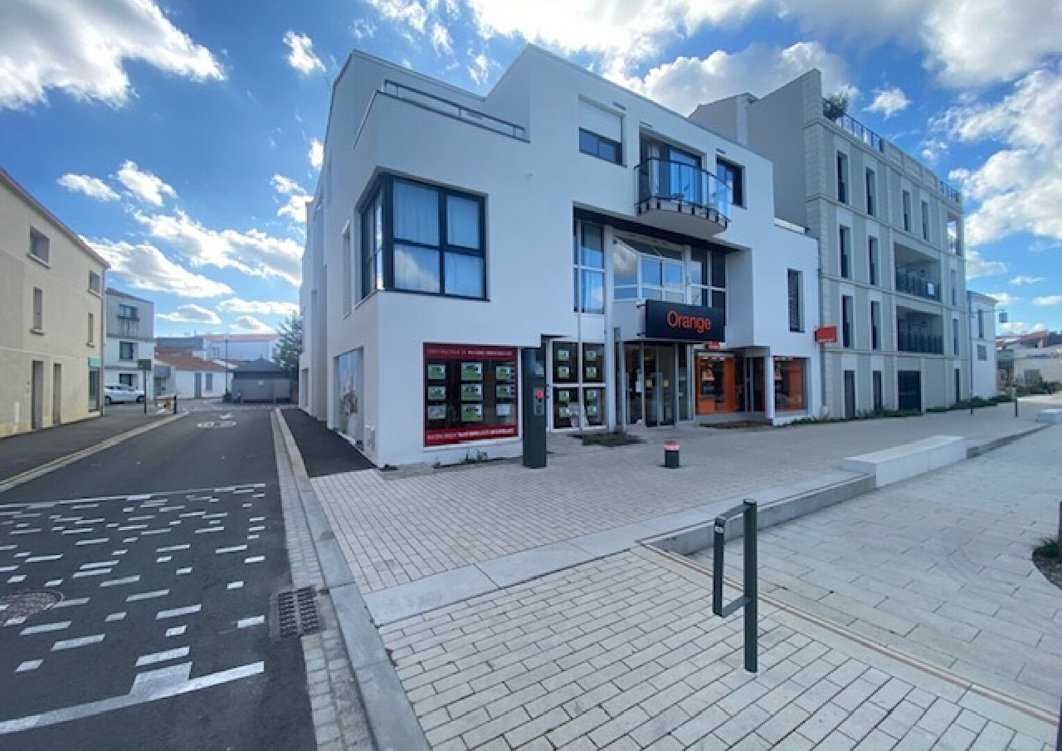 Local commercial CHALLANS (85300) 45.14 m&sup2;