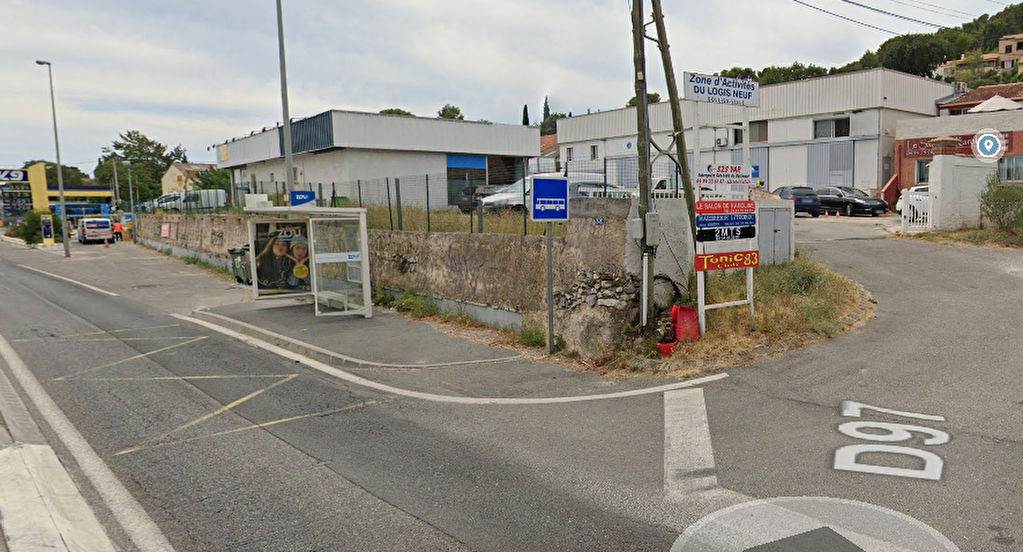 Local commercial SOLLIES VILLE (83210) 96.00 m&sup2;