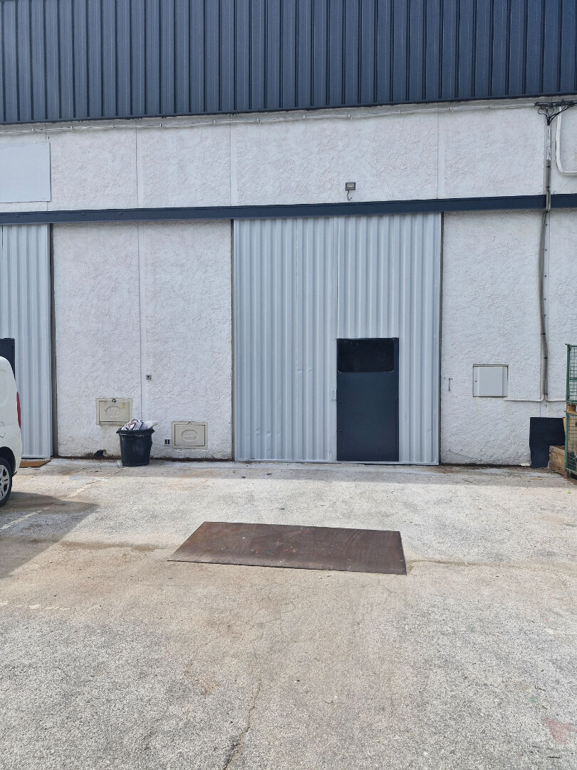 Local commercial SOLLIES VILLE (83210) 96.00 m&sup2;