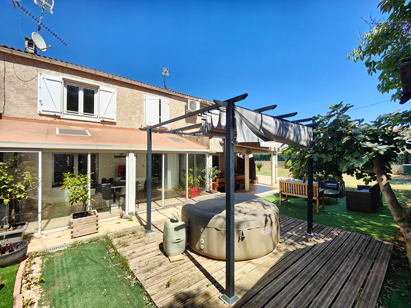 Maison LA CRAU (83260) 7 pièces 141.00 m²