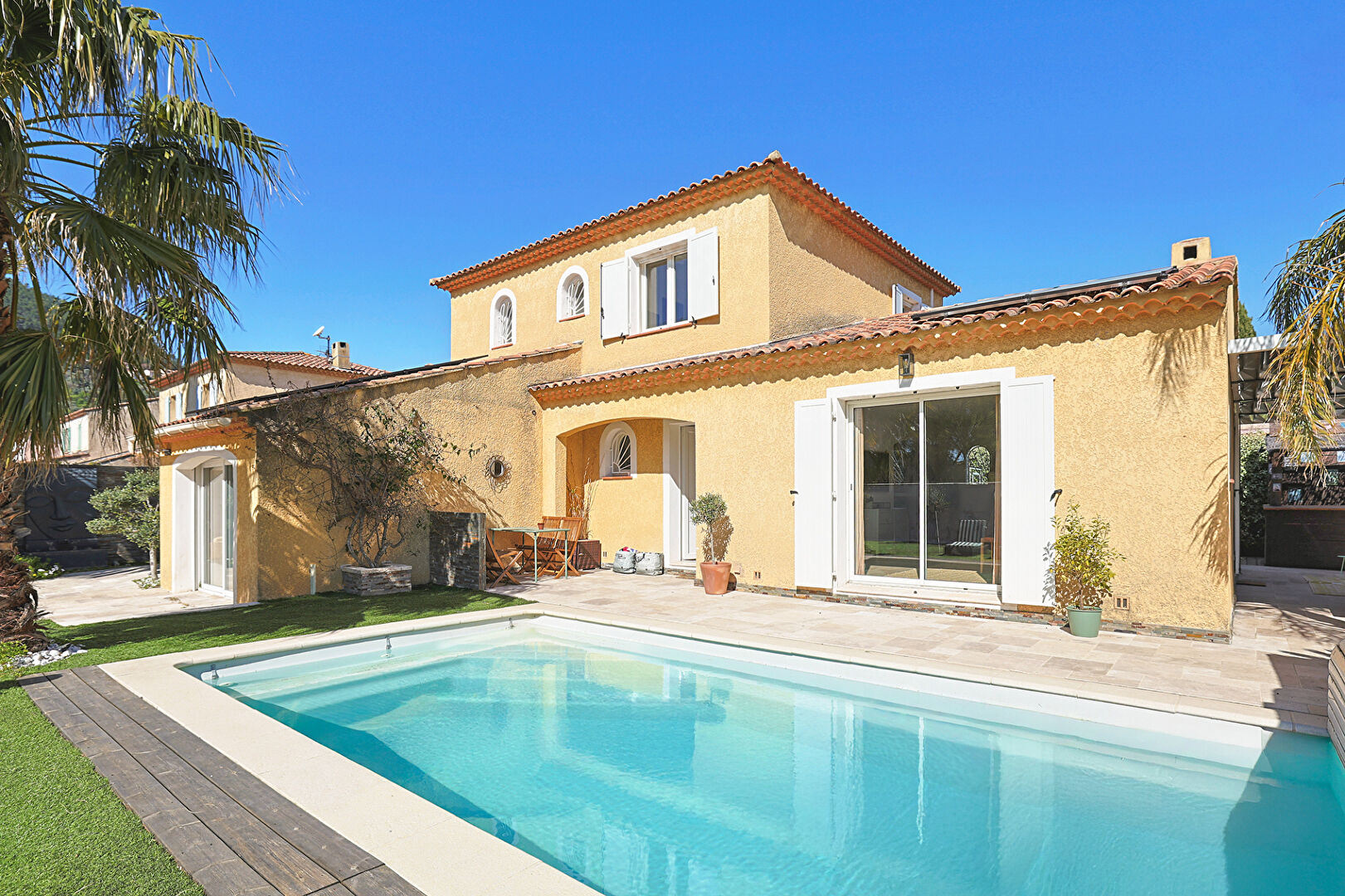 Villa SOLLIES PONT (83210) 5 pi&egrave;ces 132.75 m&sup2;