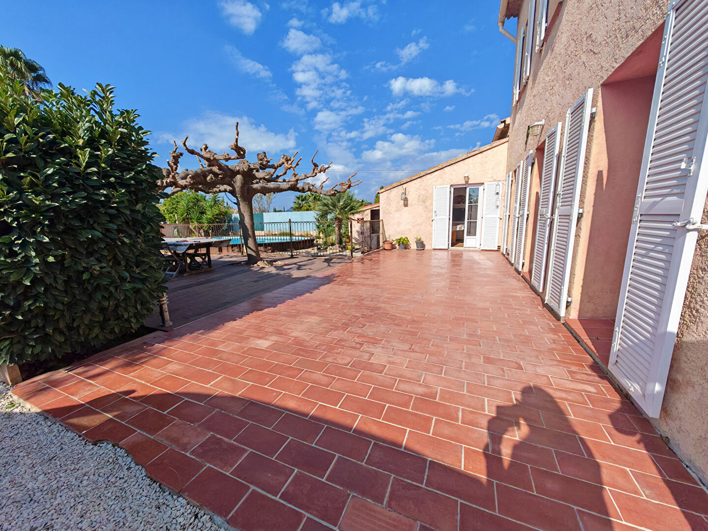 Villa CARQUEIRANNE (83320) 5 pi&egrave;ces 142.00 m&sup2;