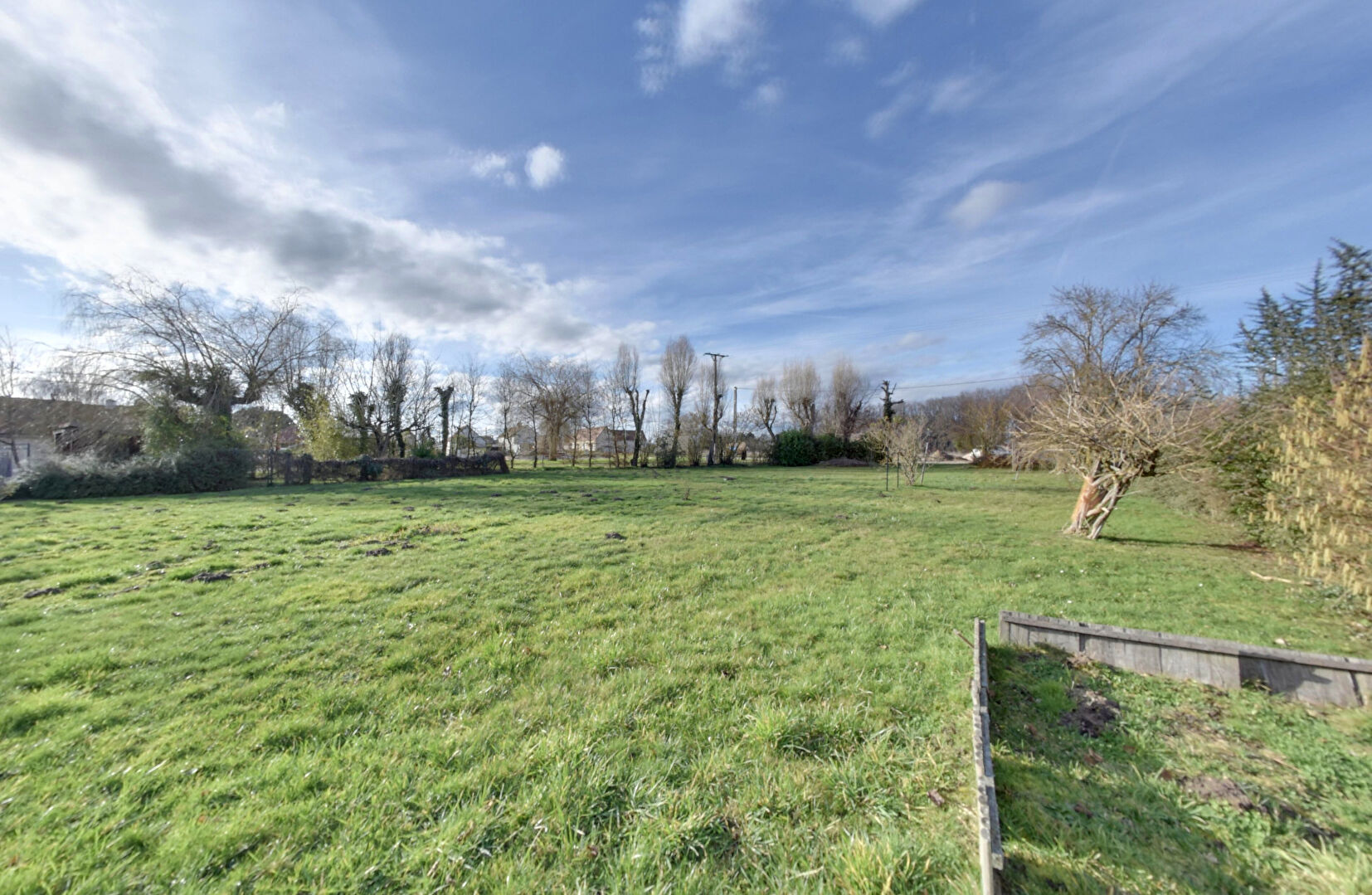 Terrain CHARBUY (89113) 1285.00 m&sup2;