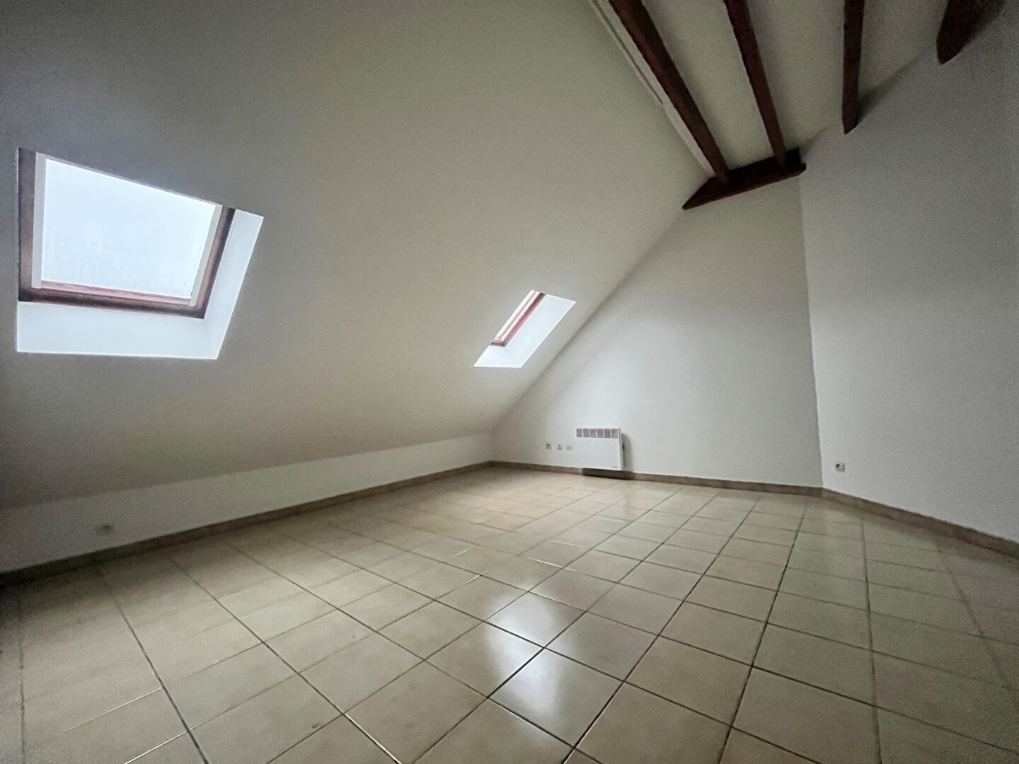 Appartement DOURDAN (91410) 1 pi&egrave;ce 21.00 m&sup2;
