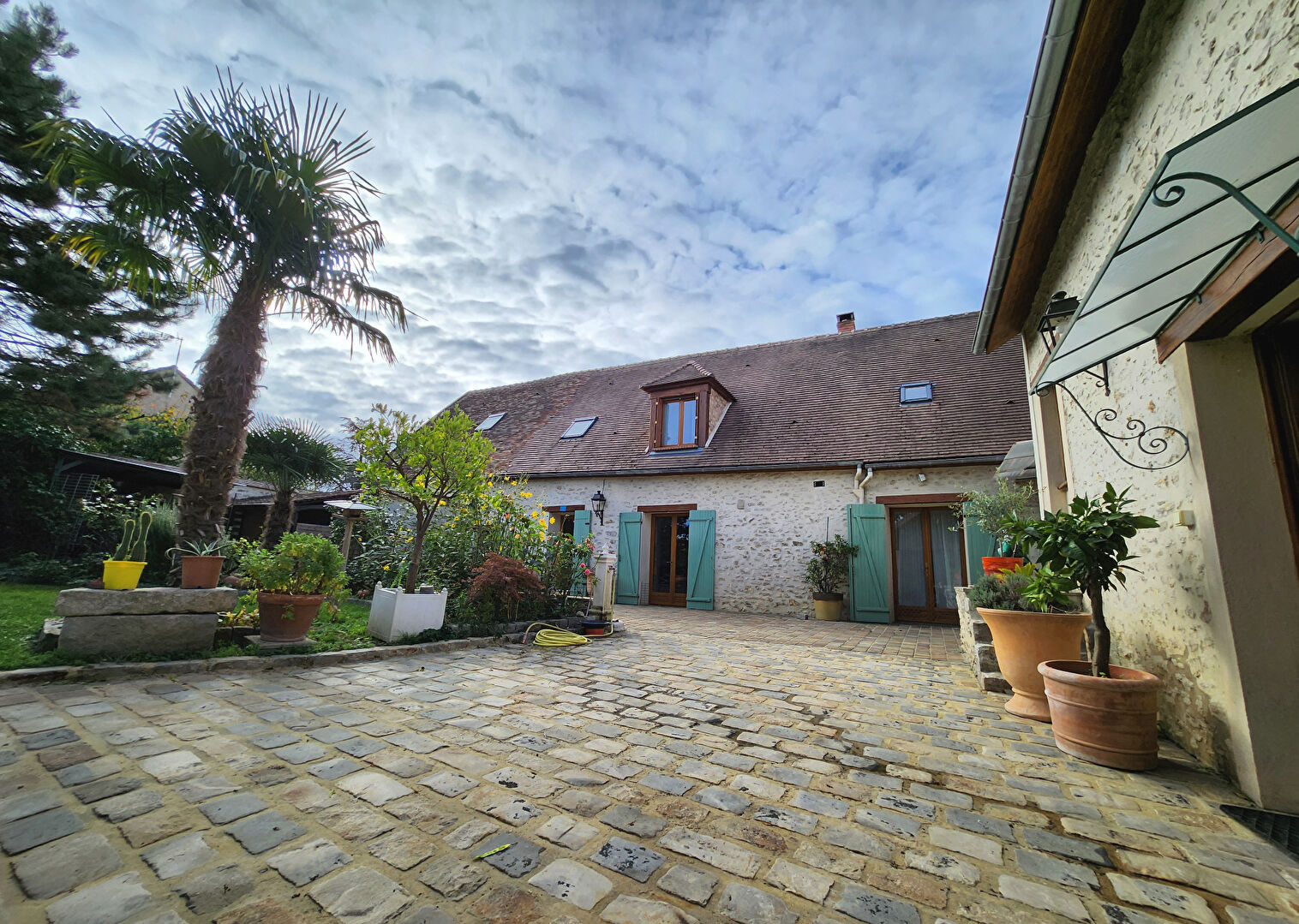 Maison DOURDAN (91410) 7 pièces 250.00 m²