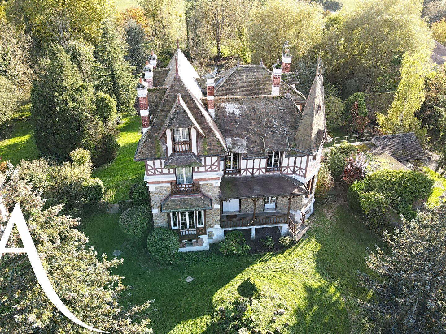 Maison DOURDAN (91410) 12 pi&egrave;ces 300.00 m&sup2;