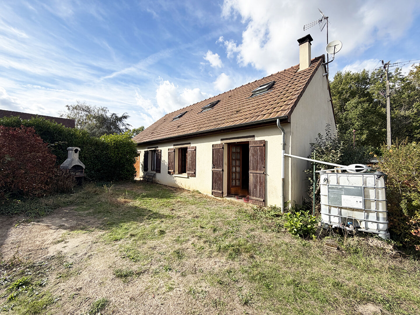 Dourdan (91) Exclusif 296 500 € Maison 6 pièces , 4 chambres 110.00 m² Avec jardin, garage/box