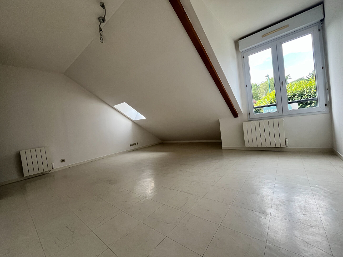 Appartement DOURDAN (91410) 1 pièce 22.71 m²