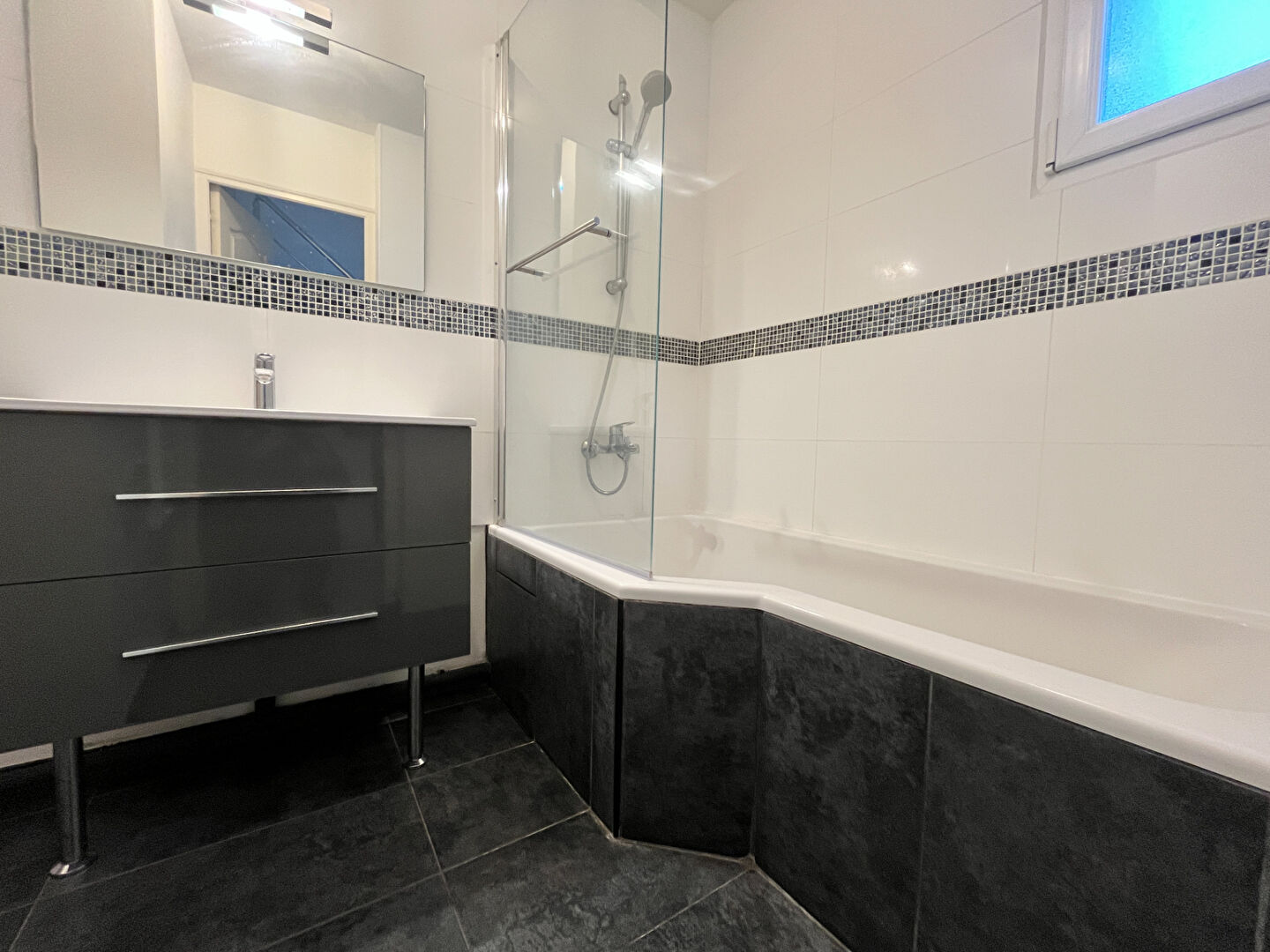 Appartement DOURDAN (91410) 3 pi&egrave;ces 42.10 m&sup2;