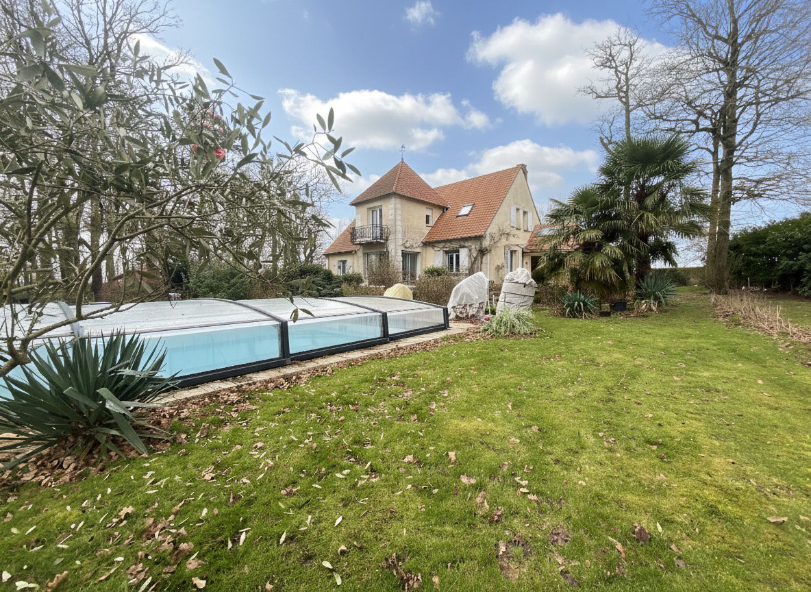 Maison DOURDAN (91410) 8 pi&egrave;ces 226.00 m&sup2;