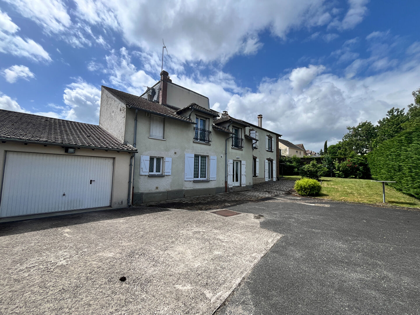 Maison SAINT CHERON (91530) 5 pi&egrave;ces 135.00 m&sup2;