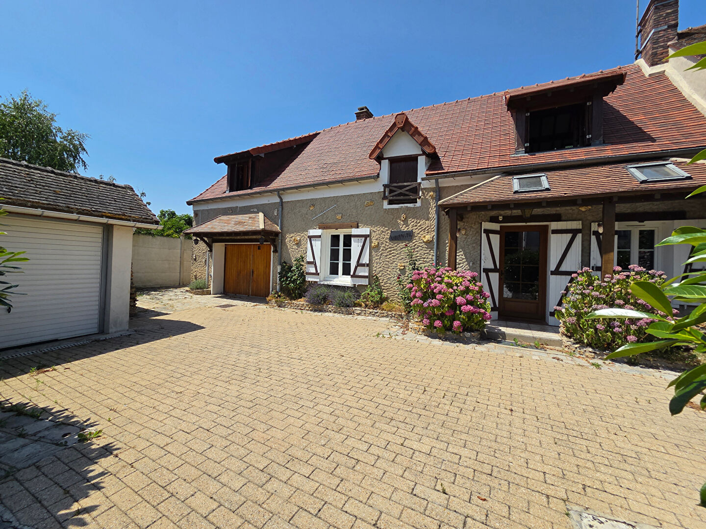 Maison DOURDAN (91410) 5 pi&egrave;ces 148.77 m&sup2;