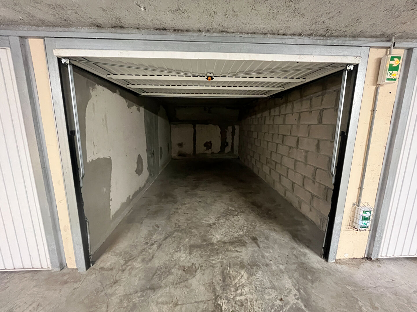 Parking / box DOURDAN (91410)