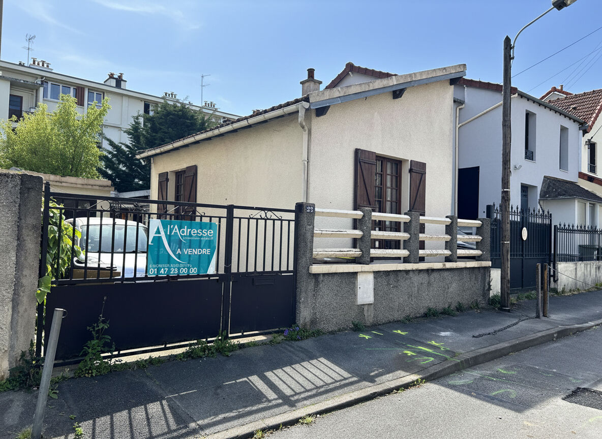Châtillon (92) 390 000 € Maison 4 pièces , 2 chambres 68.46 m² Voir le bien