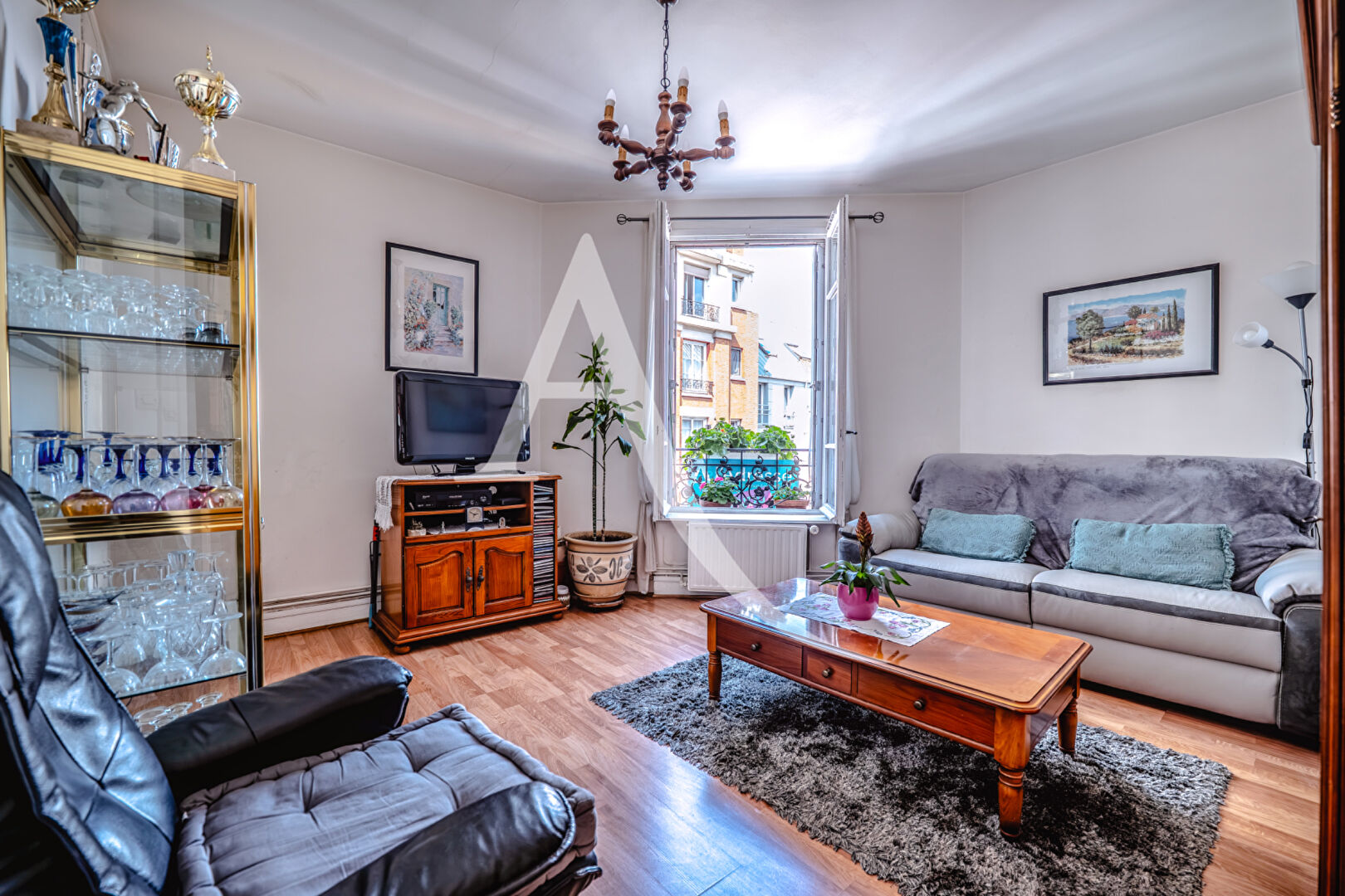 Vente appartement 3 pièces, 53.00m², Clichy - 389 000 €
