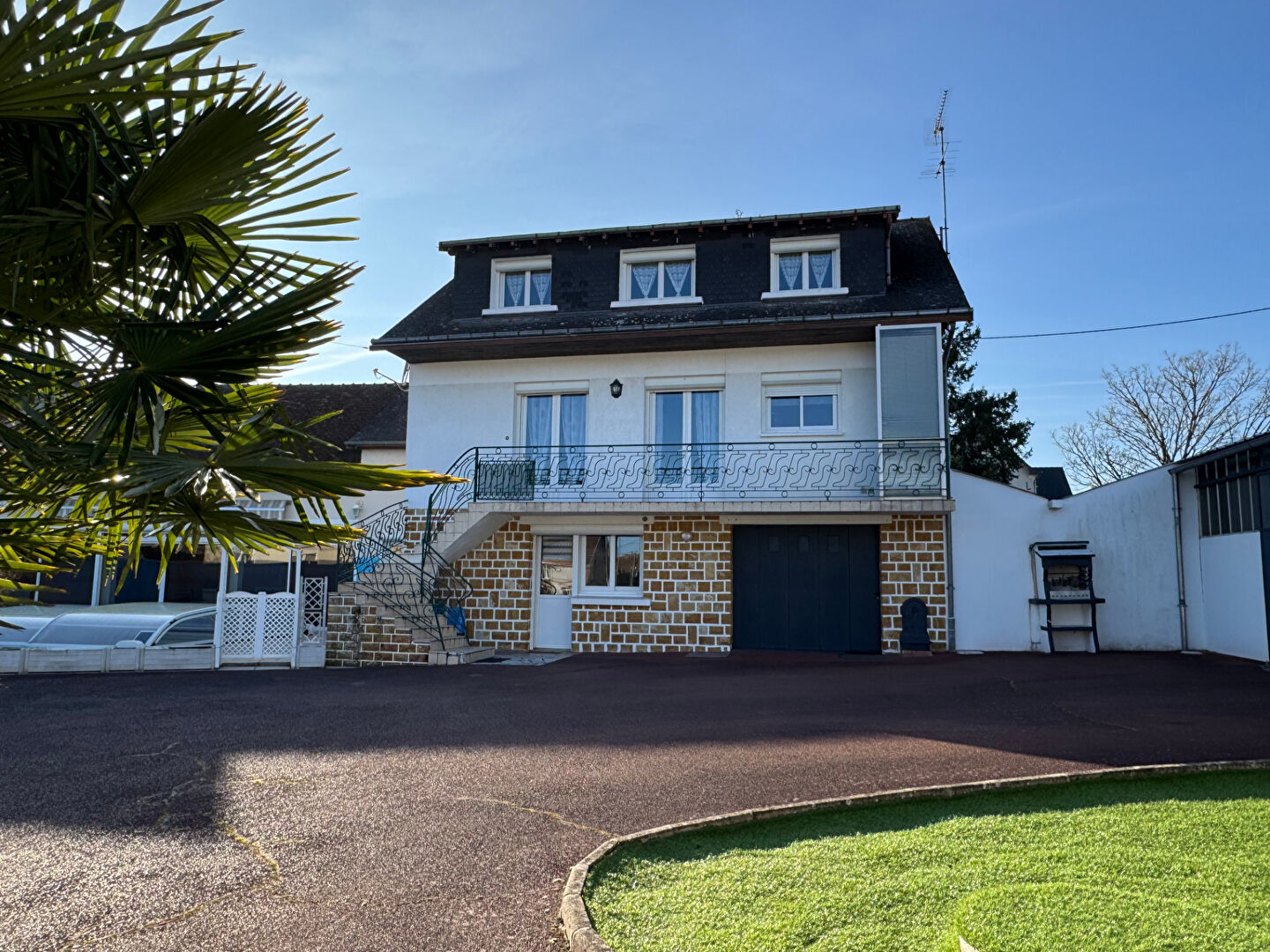 Maison VILLEFRANCHE SUR CHER (41200) 9 pièces 302.00 m²