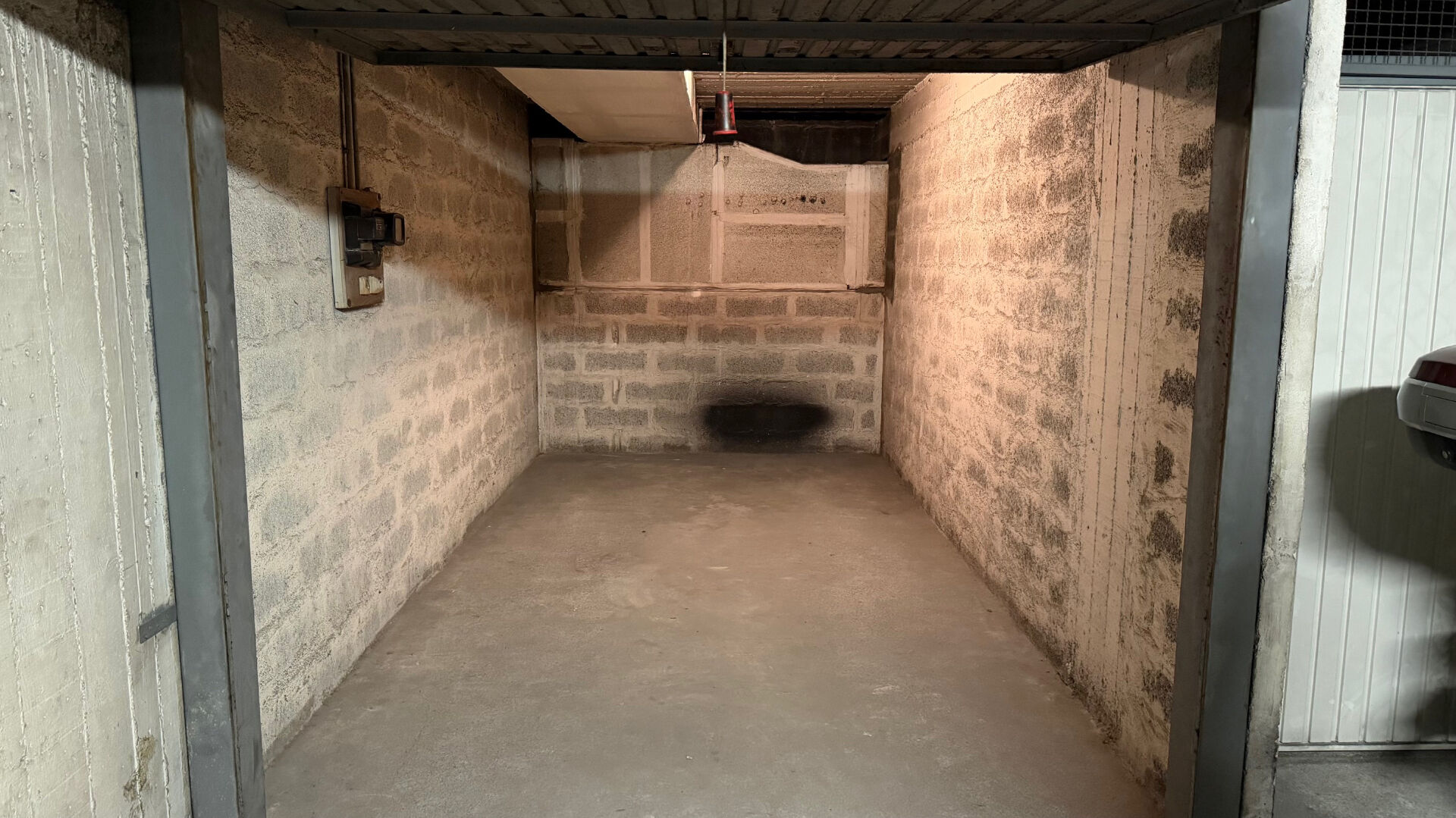Parking / box NICE (06000)