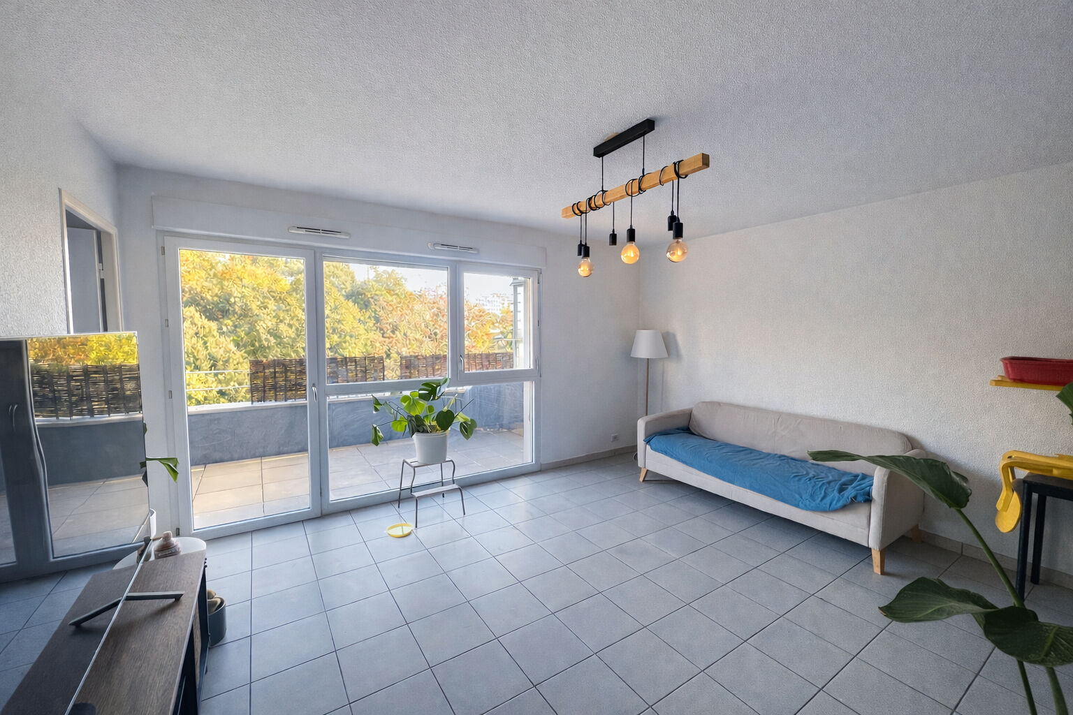 Appartement Nice (06200) 2 pi&egrave;ces 45.68 m&sup2;