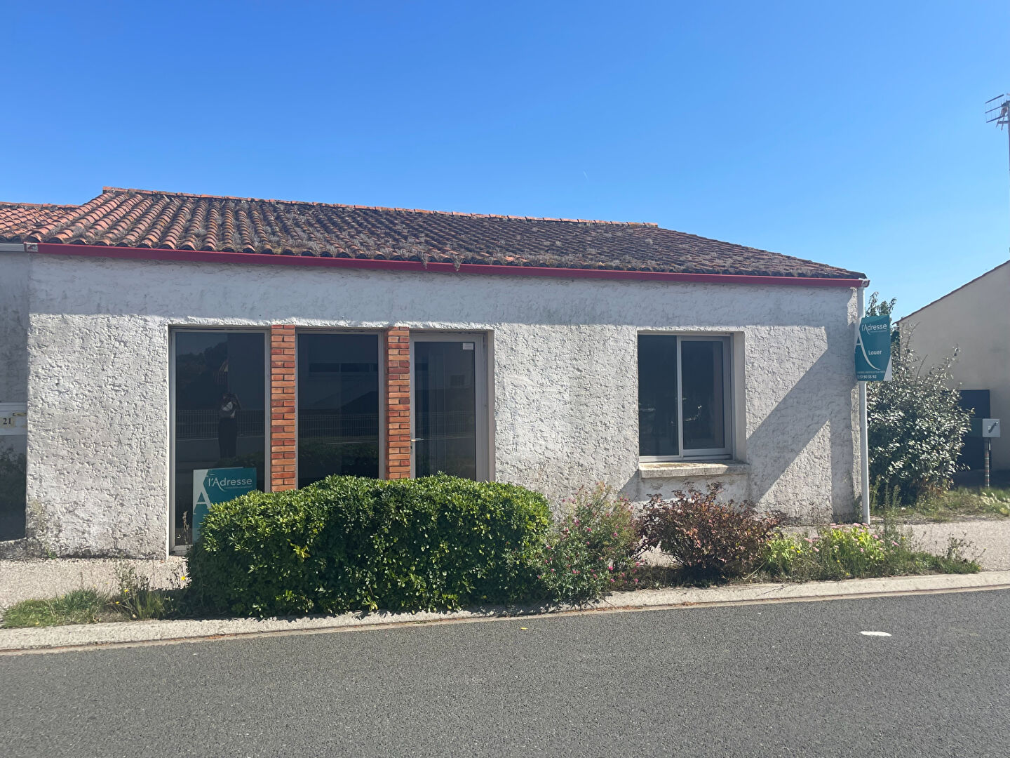 Local commercial LONGEVILLE SUR MER (85560) 84.00 m²