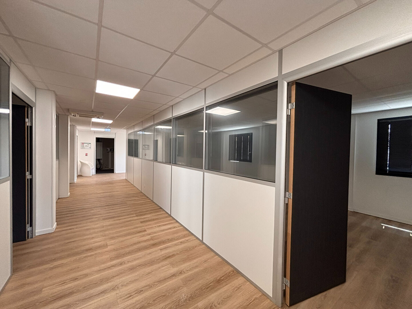 Bureaux ANGLES (85750) 130.00 m&sup2;