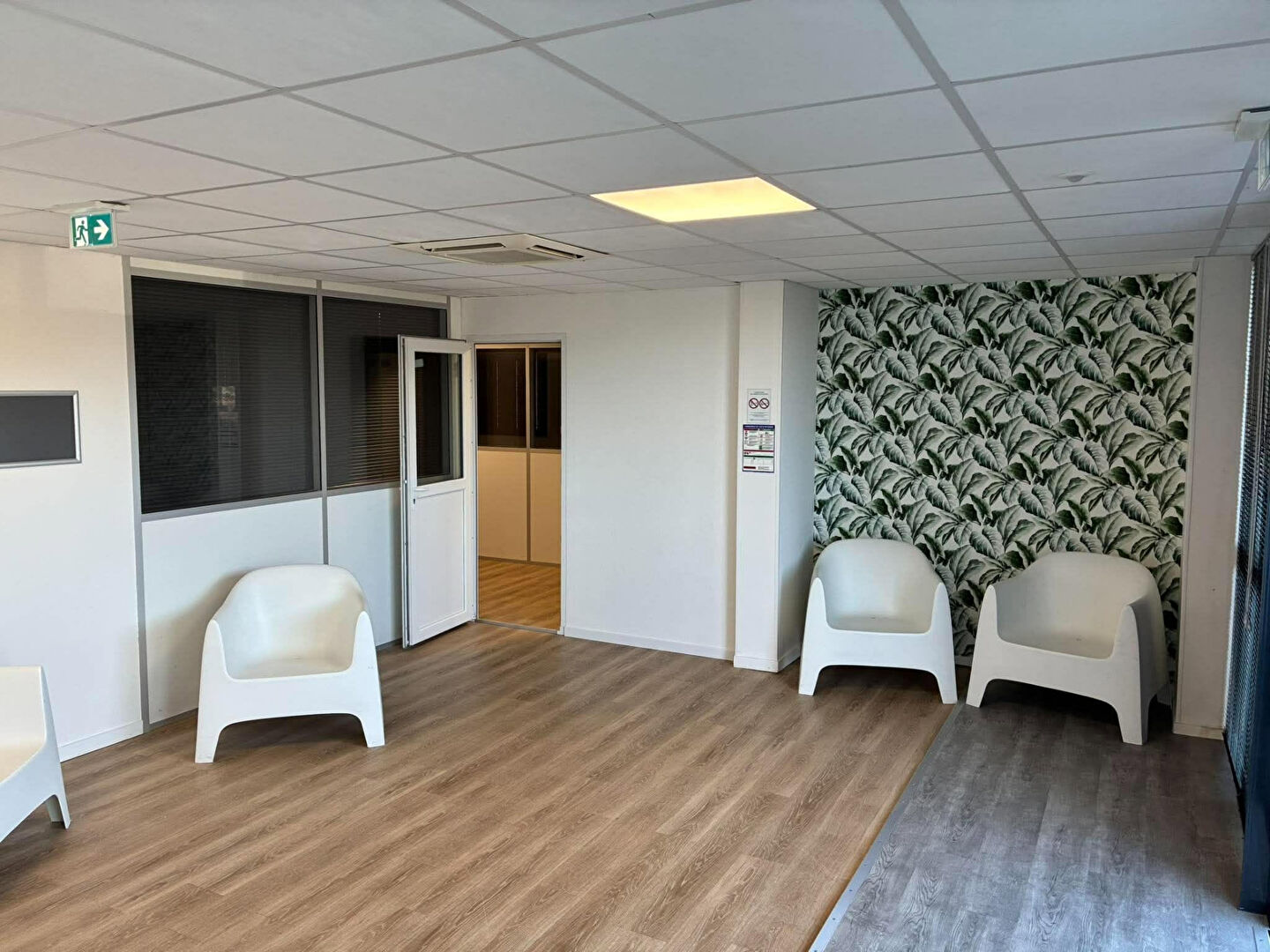 Bureaux ANGLES (85750) 130.00 m&sup2;