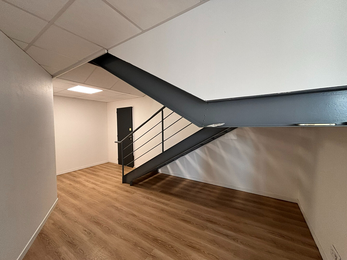 Bureaux ANGLES (85750) 130.00 m&sup2;