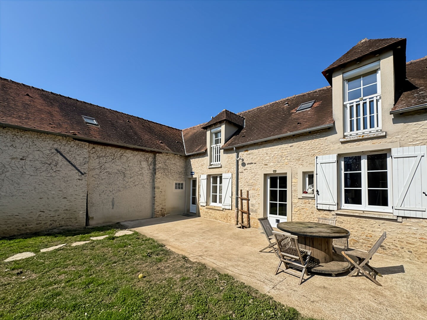 Maison BRIERES LES SCELLES (91150) 4 pi&egrave;ces 90.00 m&sup2;