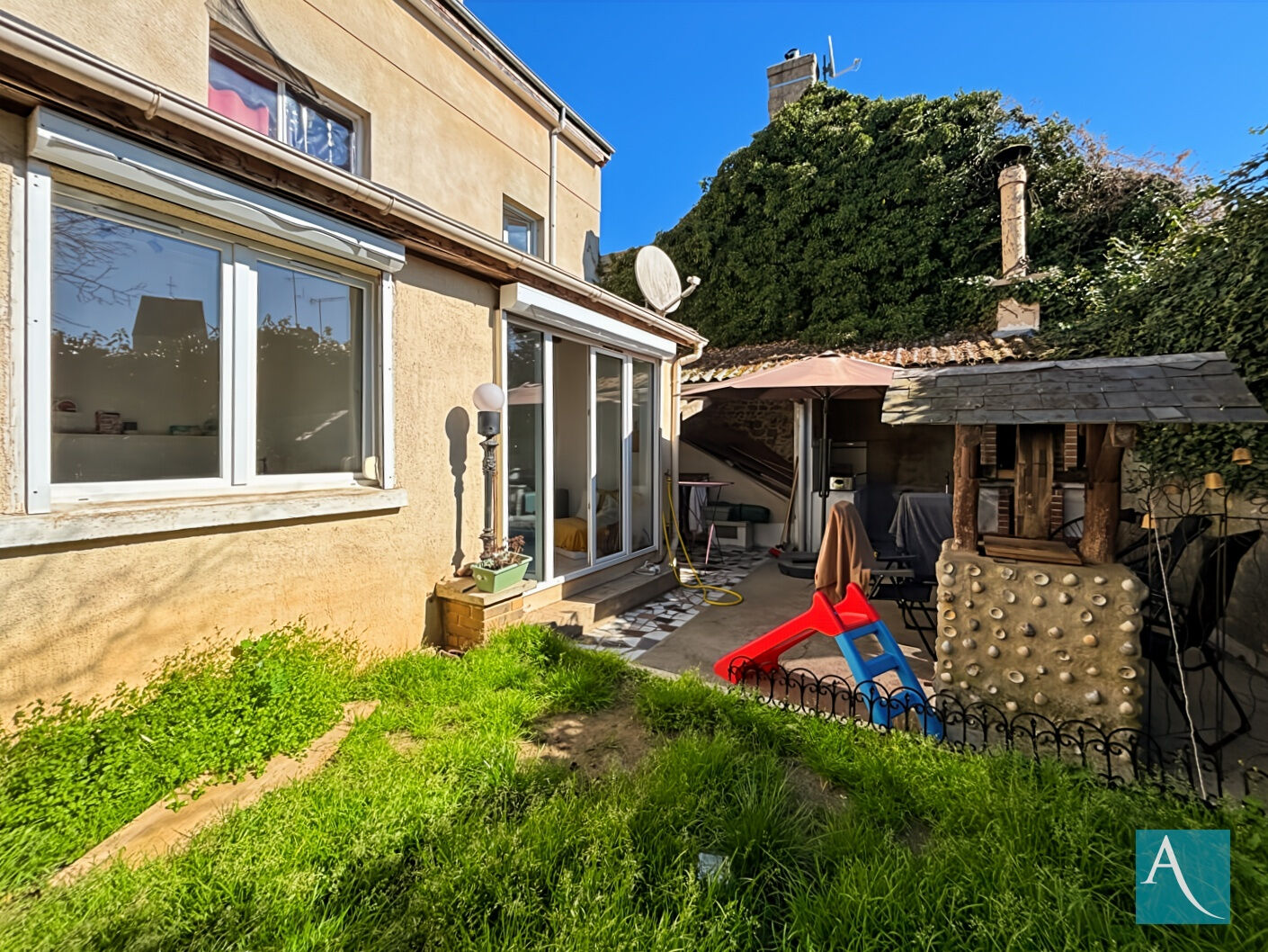 Immeuble CHAMARANDE (91730) 15 pi&egrave;ces 249.00 m&sup2;