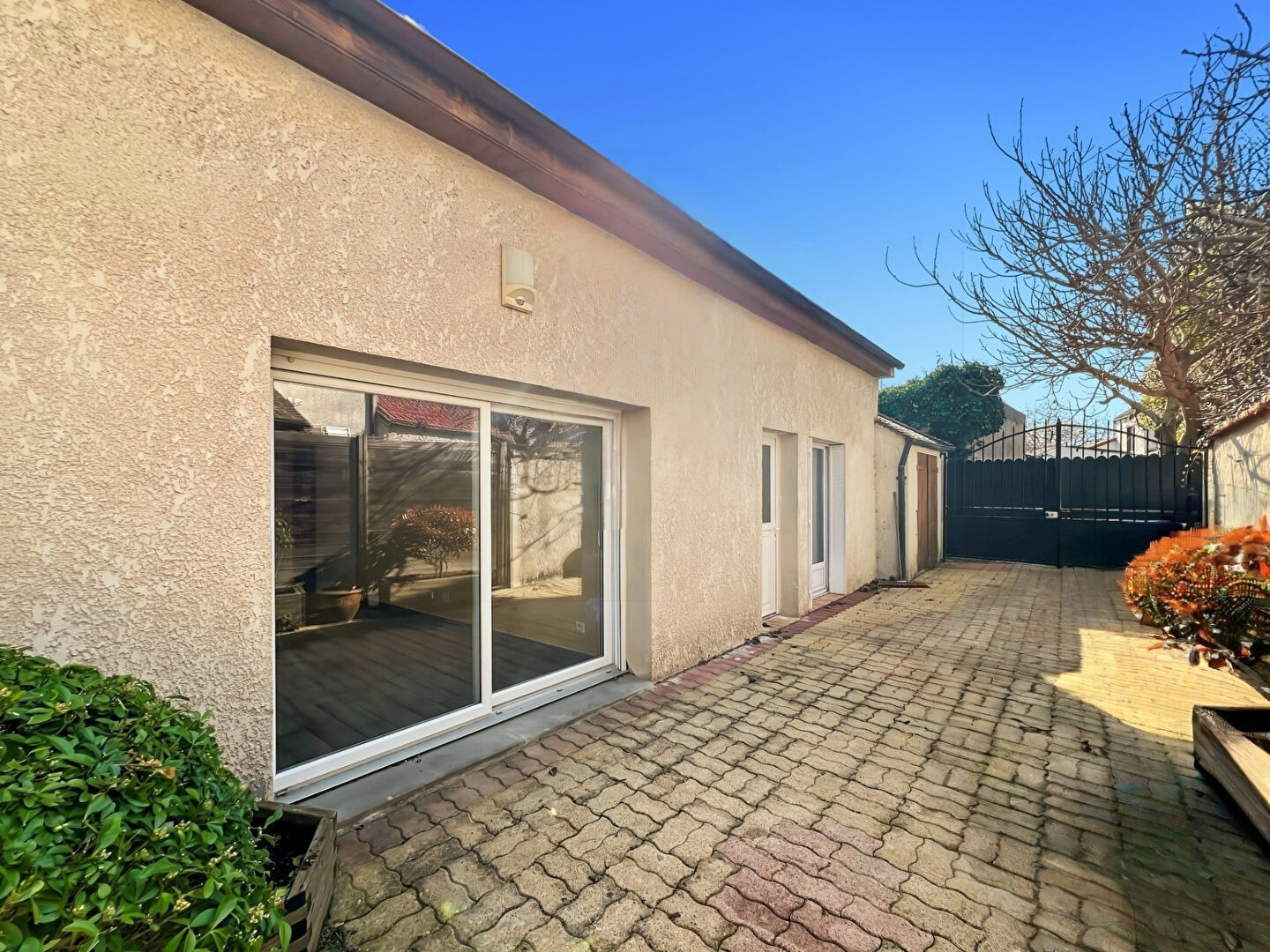 Étréchy (91) 409 880 € Maison 7 pièces , 4 chambres 142.06 m² Avec jardin, terrasse Voir le bien