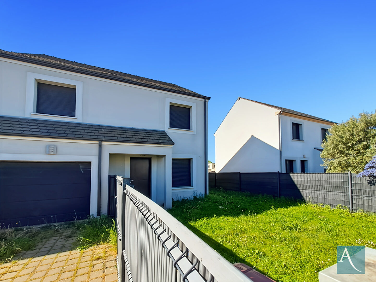 Étampes (91) Exclusif 285 000 € Maison 5 pièces , 4 chambres 120.00 m² Avec jardin, terrasse, garage/box