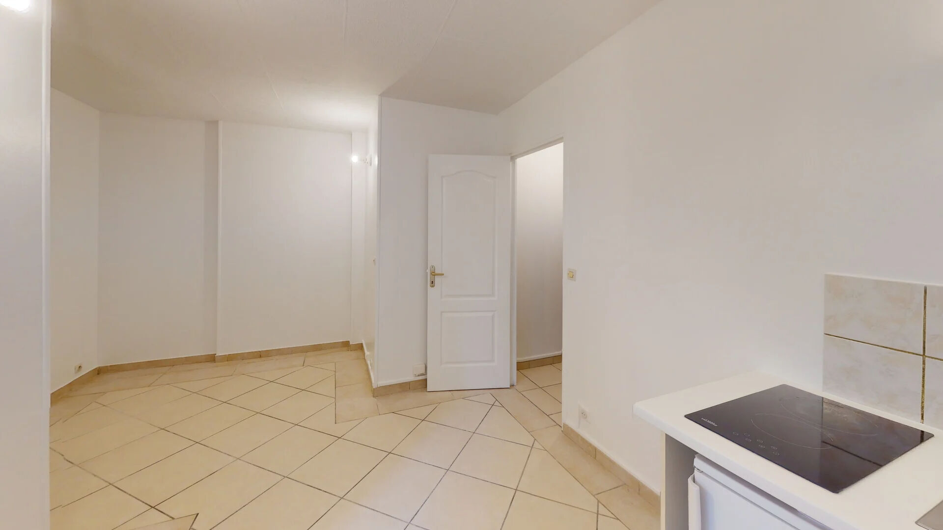 Chilly-Mazarin (91) 89 500 € Appartement 1 pièce 18.69 m²