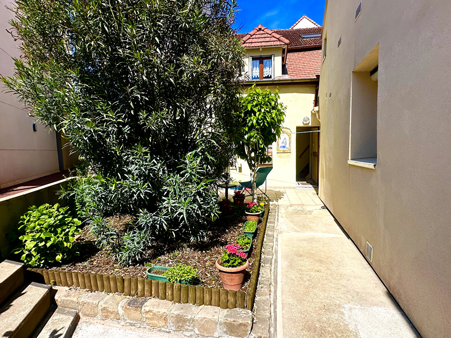 à 4 km de Épinay-sur-Orge Exclusif 259 000 € Maison 4 pièces , 3 chambres 81.76 m² Avec jardin, terrasse Voir le bien