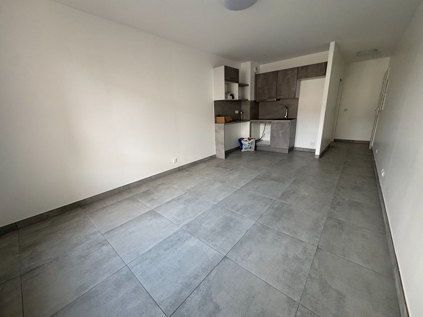 à 30 km de Melun 605 € / mois cc Appartement 1 pièce 24.63 m² Voir le bien